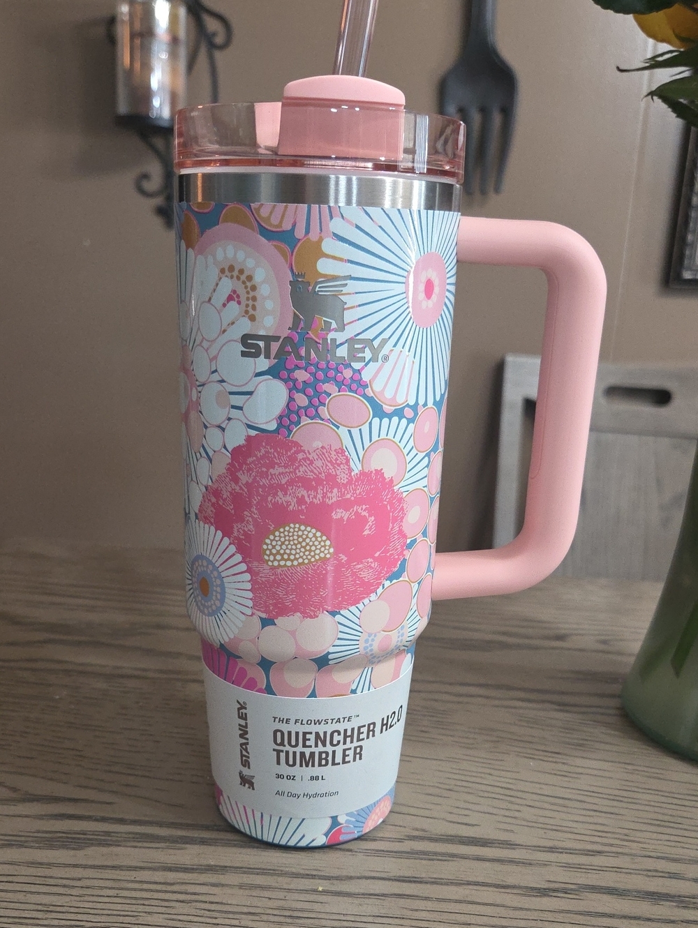 Stanley Quencher H2.0 Tumbler - Pink Floral Orbert Wildflower.